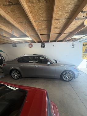 Gray 2006 BMW 550 i