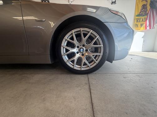 Gray 2006 BMW 550 i
