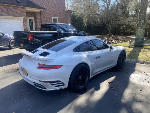 Photo 2 of 8 of 2017 Porsche 911 Turbo