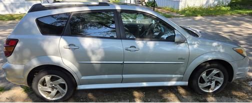 2006 Pontiac Vibe Base