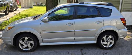 2006 Pontiac Vibe Base
