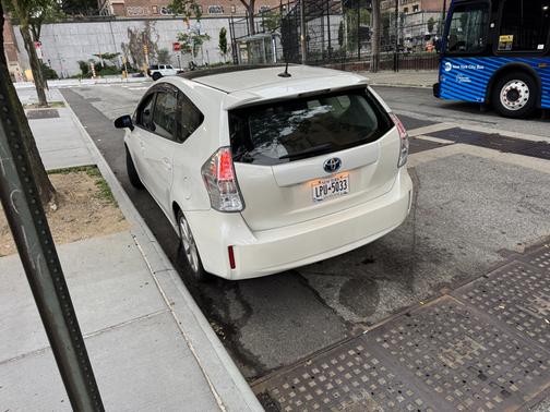 2013 Toyota Prius v Five