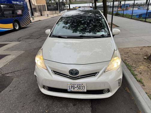 2013 Toyota Prius v Five
