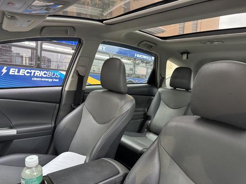 2013 Toyota Prius v Five