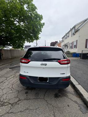 White 2015 Jeep Cherokee Latitude