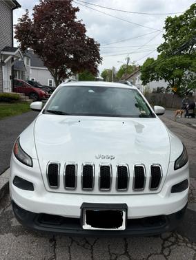 White 2015 Jeep Cherokee Latitude