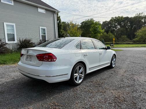 2015 Volkswagen Passat 2.0L TDI SEL Premium