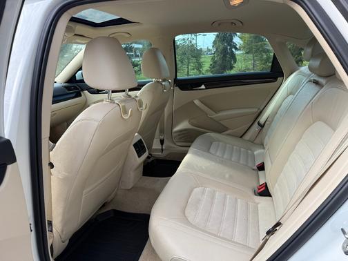 2015 Volkswagen Passat 2.0L TDI SEL Premium