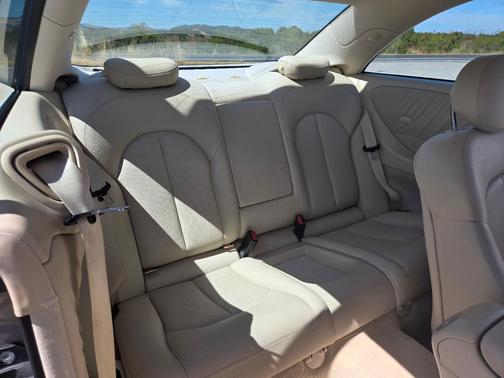 Beige 2004 Mercedes-Benz CLK-Class 320