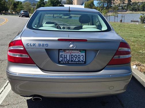 Beige 2004 Mercedes-Benz CLK-Class 320
