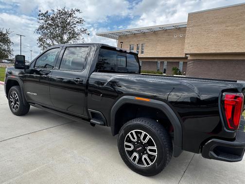 2023 GMC Sierra 2500 AT4