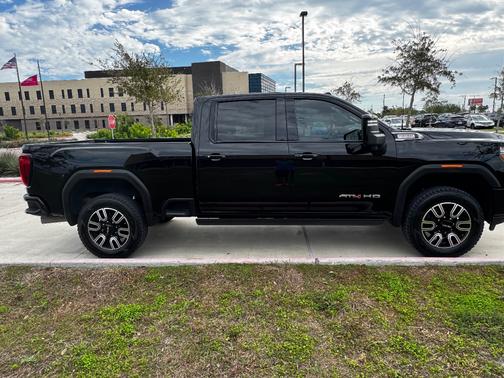 2023 GMC Sierra 2500 AT4