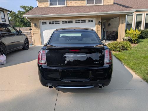 2014 Chrysler 300 SRT8 Core