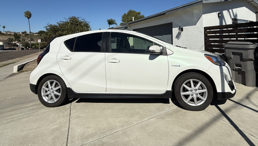 2017 Toyota Prius c One