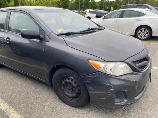 Gray 2011 Toyota Corolla LE
