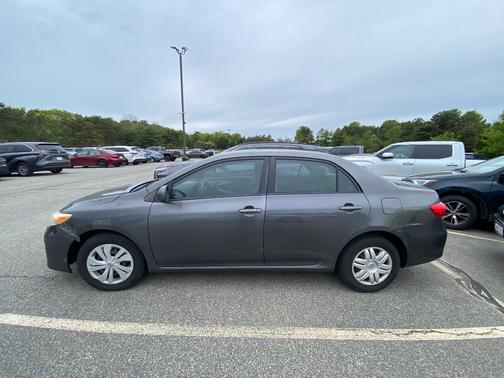 Gray 2011 Toyota Corolla LE