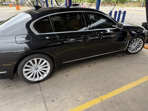 2022 BMW 745e xDrive