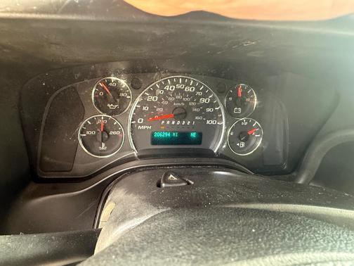 White 2008 Chevrolet Express 2500 Cargo