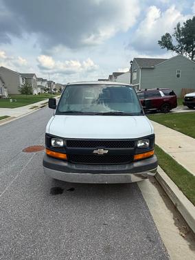 White 2008 Chevrolet Express 2500 Cargo