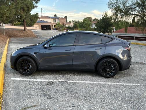 Gray 2022 Tesla Model Y Long Range
