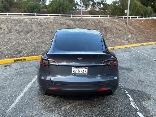 Gray 2022 Tesla Model Y Long Range