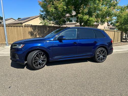 Blue 2020 Audi Q7 55 Prestige