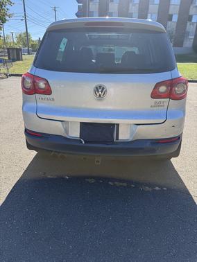 2011 Volkswagen Tiguan SE