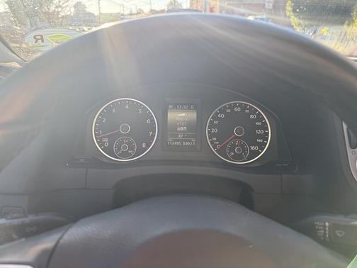 2011 Volkswagen Tiguan SE