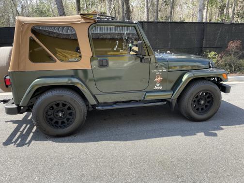 Photo 1 of 30 of 1997 Jeep Wrangler Sahara