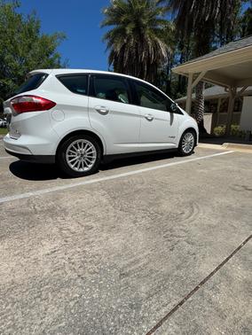 White 2015 Ford C-Max Hybrid SE