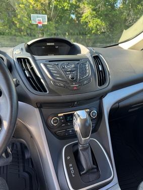 White 2015 Ford C-Max Hybrid SE