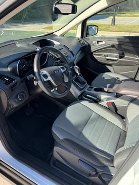White 2015 Ford C-Max Hybrid SE