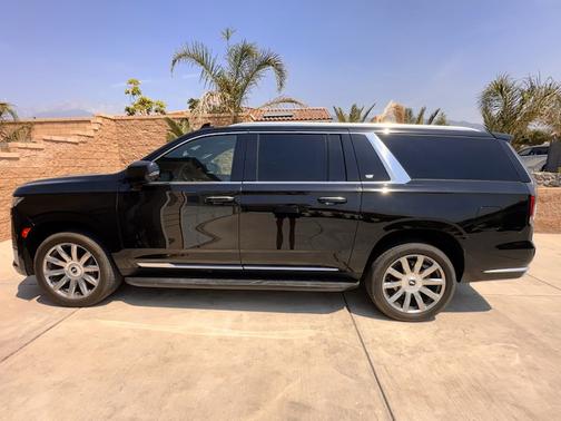 2023 Cadillac Escalade ESV Premium Luxury