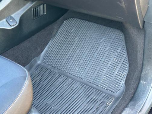 Black 2019 Ford Edge SE