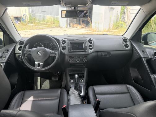 Blue 2017 Volkswagen Tiguan Limited 2.0T