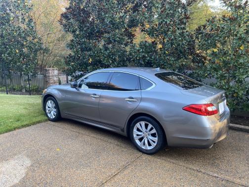 2011 INFINITI M37 Base