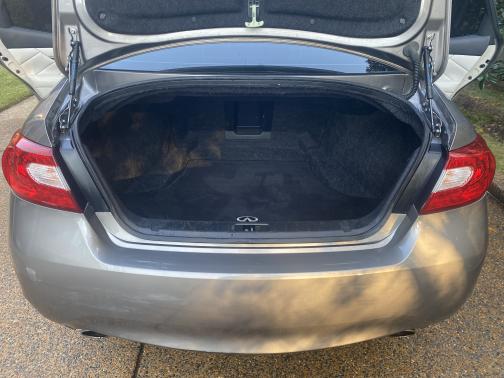 2011 INFINITI M37 Base