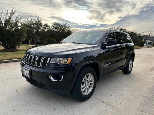 Black 2018 Jeep Grand Cherokee Laredo