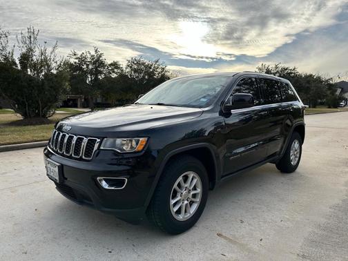 Black 2018 Jeep Grand Cherokee Laredo