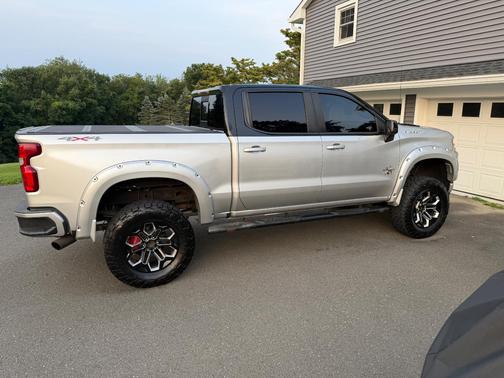 Gray 2019 Chevrolet Silverado 1500 RST