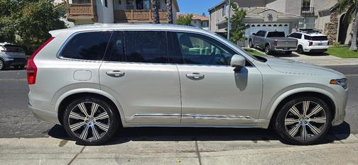 Silver 2022 Volvo XC90 Recharge Plug-In Hybrid T8 Inscription 7 Passenger