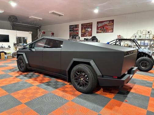 2024 Tesla Cybertruck AWD