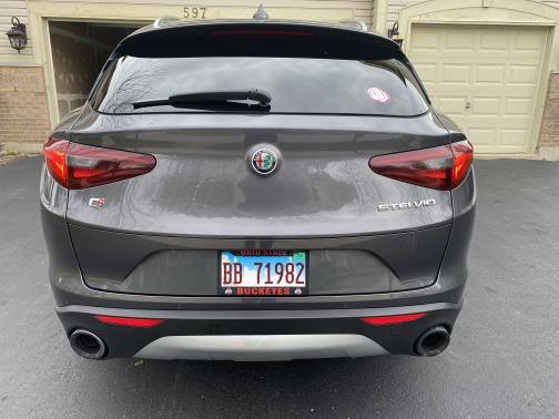 Photo 1 of 8 of 2018 Alfa Romeo Stelvio Ti