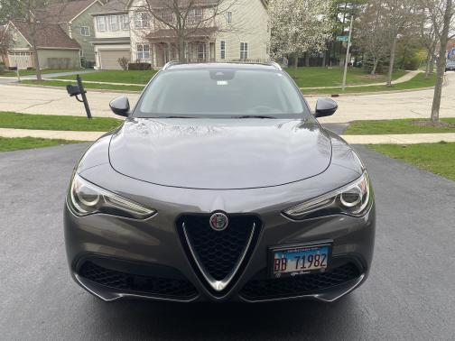 Photo 3 of 8 of 2018 Alfa Romeo Stelvio Ti