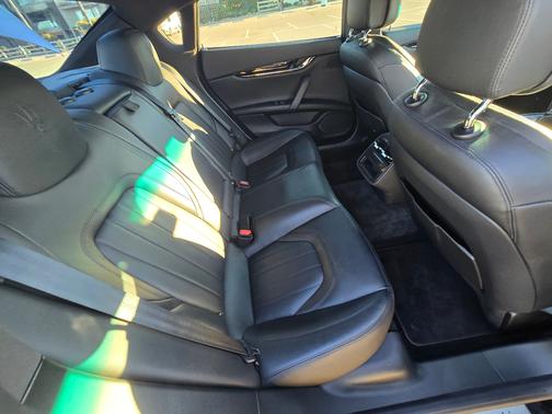 Black 2016 Maserati Quattroporte S