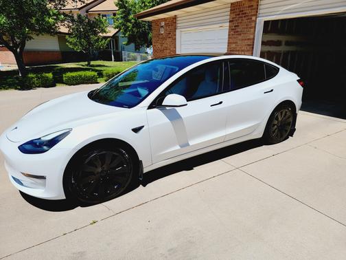 Photo 4 of 11 of 2021 Tesla Model 3 Long Range
