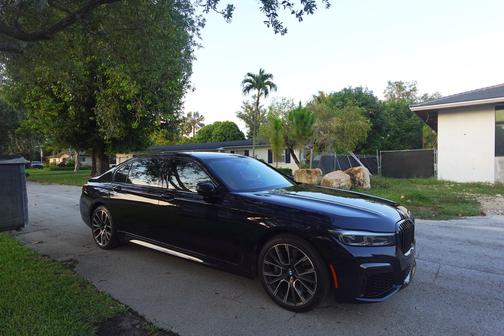 2020 BMW 740 i
