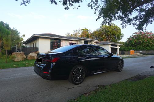 2020 BMW 740 i