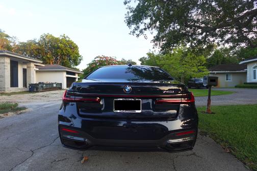 2020 BMW 740 i