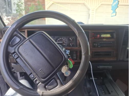 Green 1996 Jeep Cherokee Country